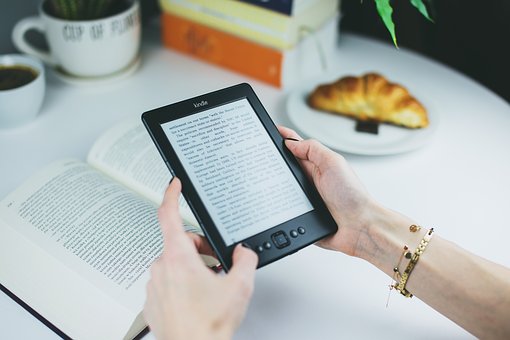 kindle-2616647__340